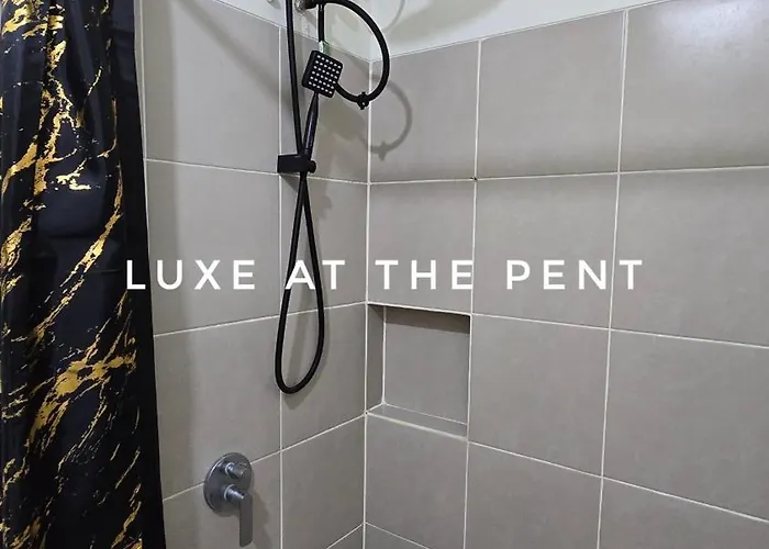 Aparthotel The Luxe At The Pent Manila